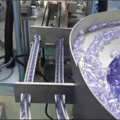 سعر جيد آلة تجميع منتجات طبية مبتكرة وقابلة للتخصيص لتجميع موصلات الحقن الخالية من الإبر الانترنت