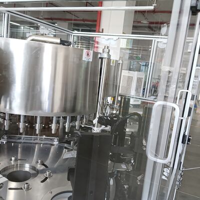 سعر جيد حركة مستمرة آلة تجميع غطاء مضاعف مع تحكم PLC، 14000-18000pcs / h، الفولاذ المقاوم للصدأ + سبيكة الألومنيوم البناء الانترنت