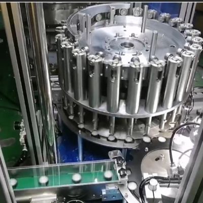 سعر جيد آلة غطاء الغطاء عالية السرعة لملء الغطاء بدقة على تصنيع غطاء الزجاجة الانترنت