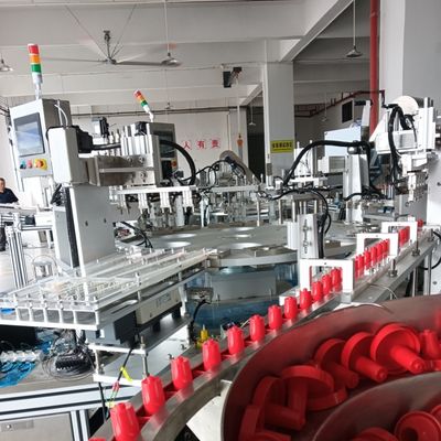آلة تجميع أكواب البول الآلية، مع تشغيل حركة المؤشر و تحميل تغذية الاهتزاز لتحسين الاستقرار.