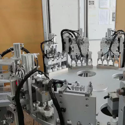 سعر جيد 220V Voltage Desiccant Cap Assembly Machine with 100% Qualification Check and Vibrating Feeder for Pharmaceutical Use الانترنت