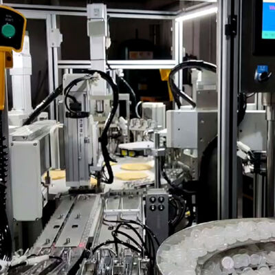 آلة تجميع الكبسولة CRC الآلية مع معدل المنتج المؤهل بنسبة 99 ٪ ، التحكم في PLC وسرعة 1500-8500pcs / ساعة للكبسولات المجففة